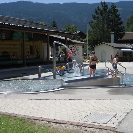 Ferienhaus Enzi Weissbriach Exteriör bild