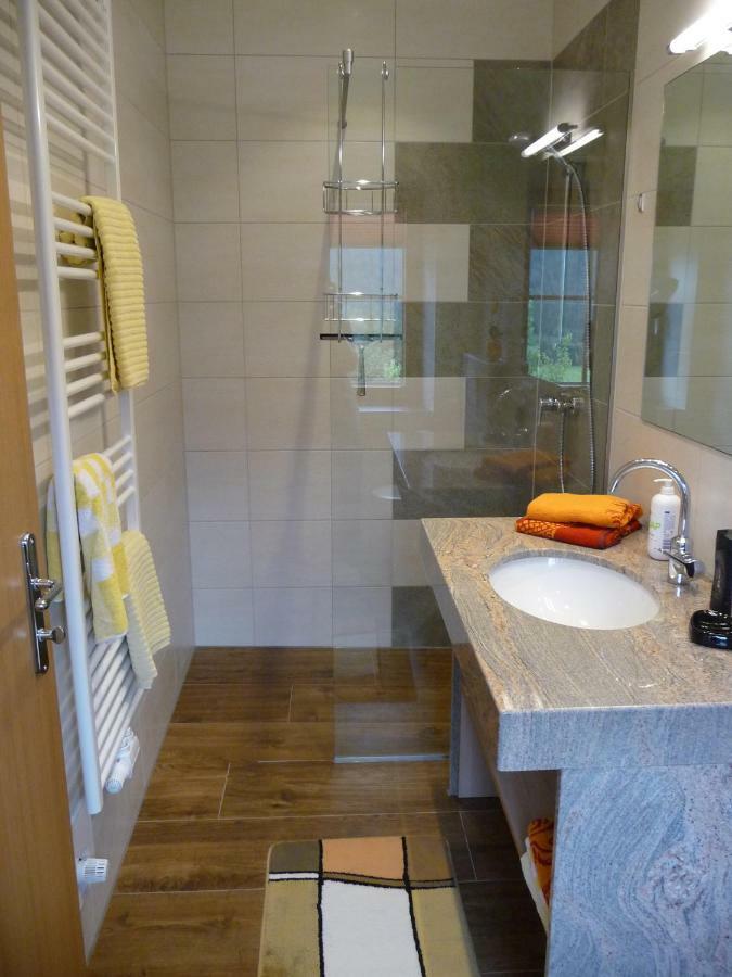 Ferienhaus Enzi Weissbriach Exteriör bild