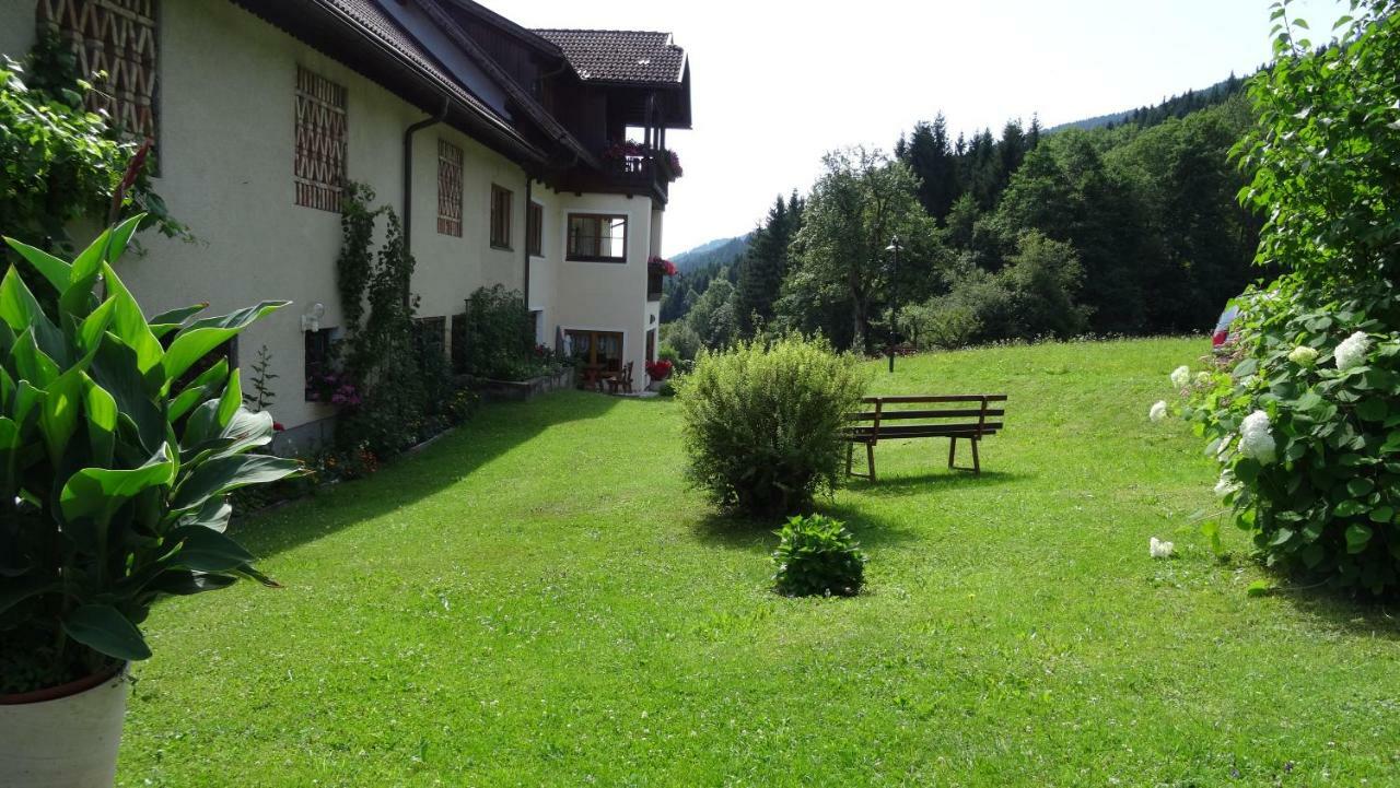 Ferienhaus Enzi Weissbriach Exteriör bild