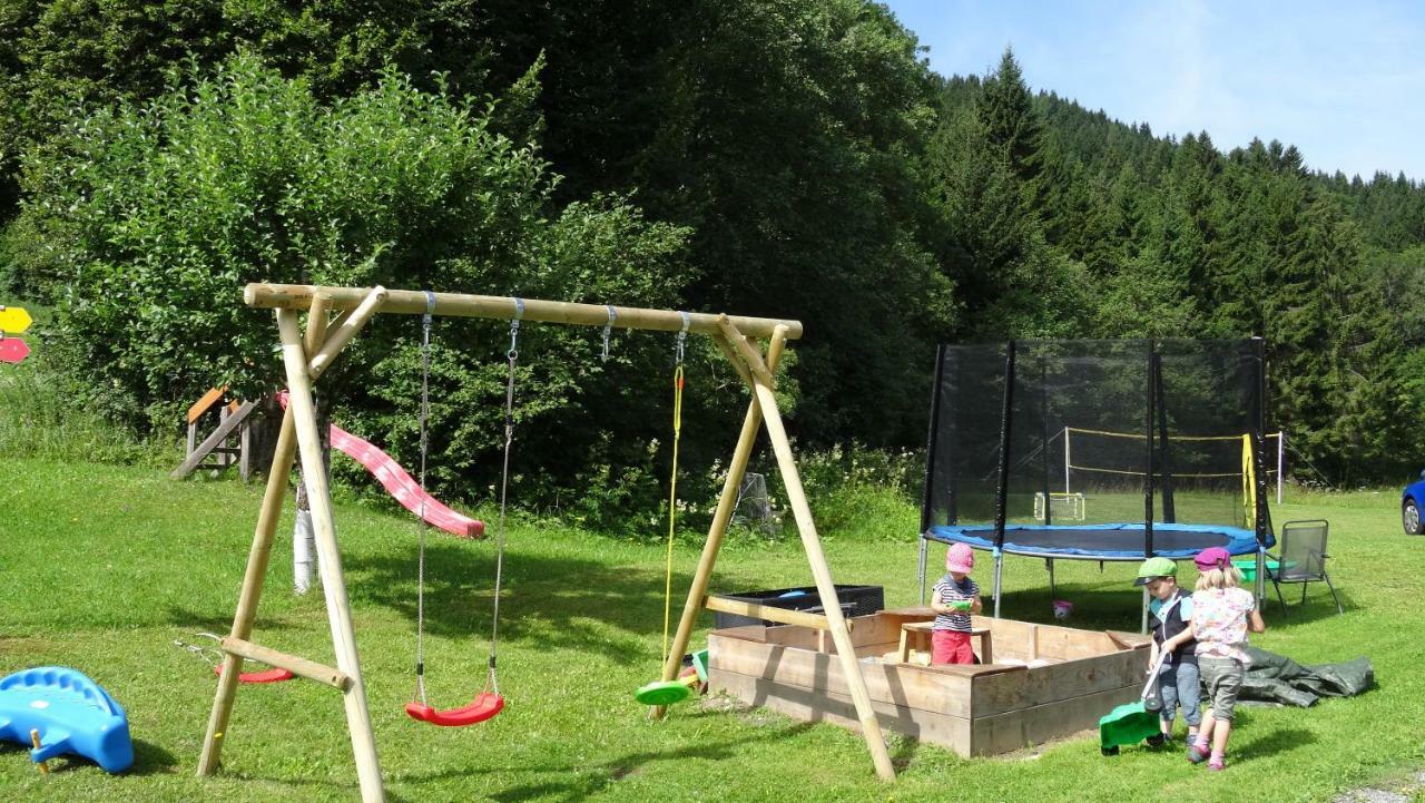 Ferienhaus Enzi Weissbriach Exteriör bild